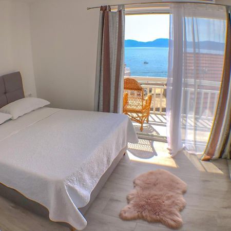 Apartments By The Sea Gradac, Makarska - 13181 Gradac  Kültér fotó