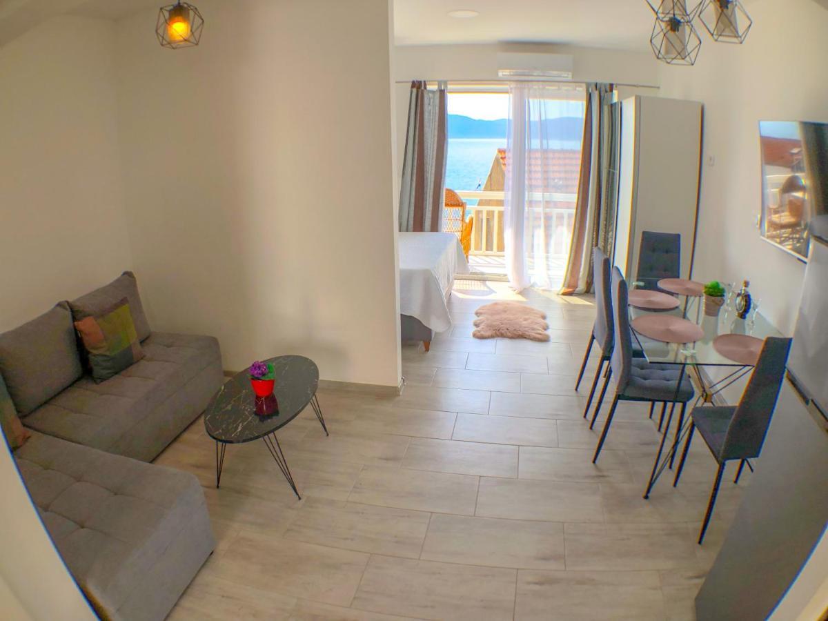 Apartments By The Sea Gradac, Makarska - 13181 Gradac  Kültér fotó
